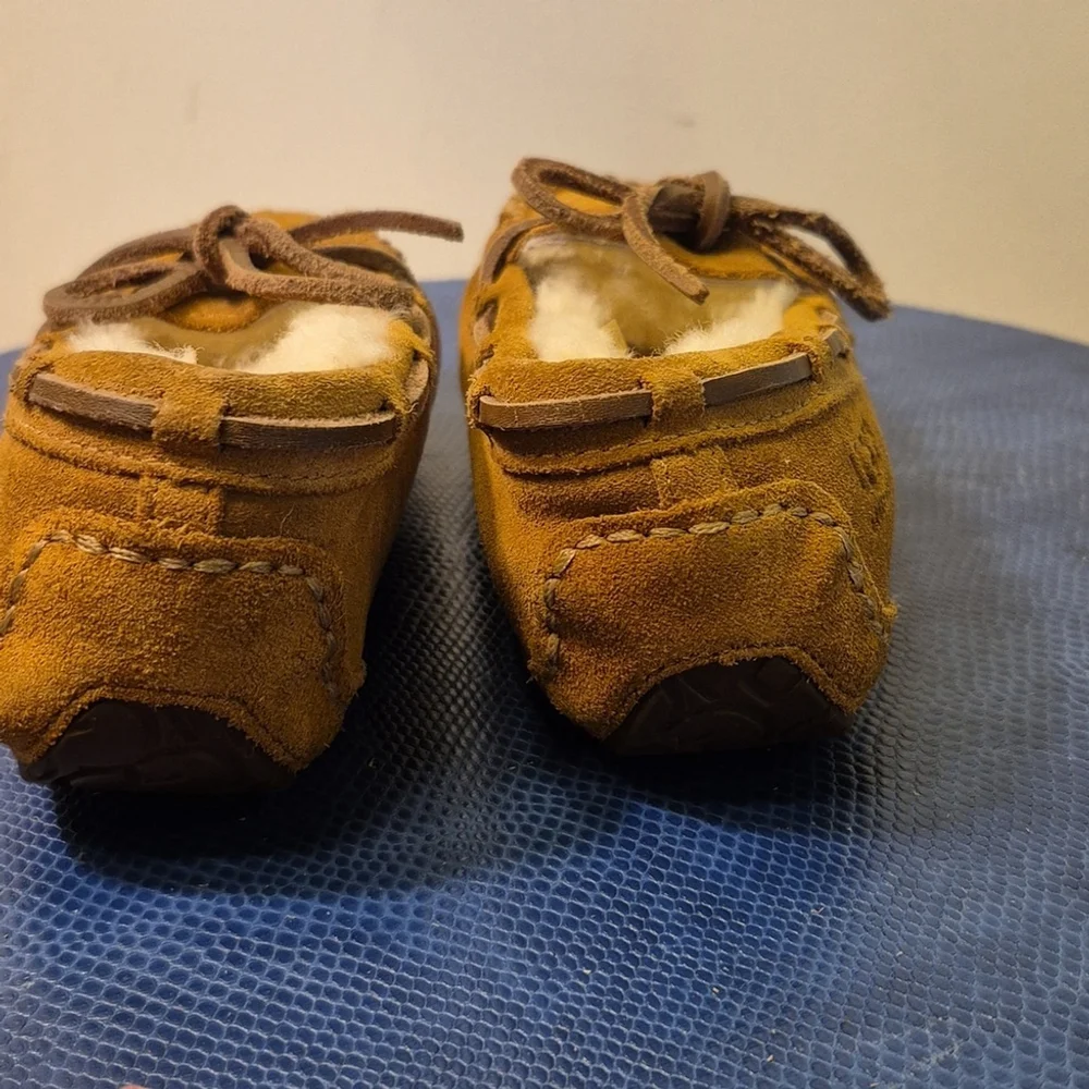 UGG: 